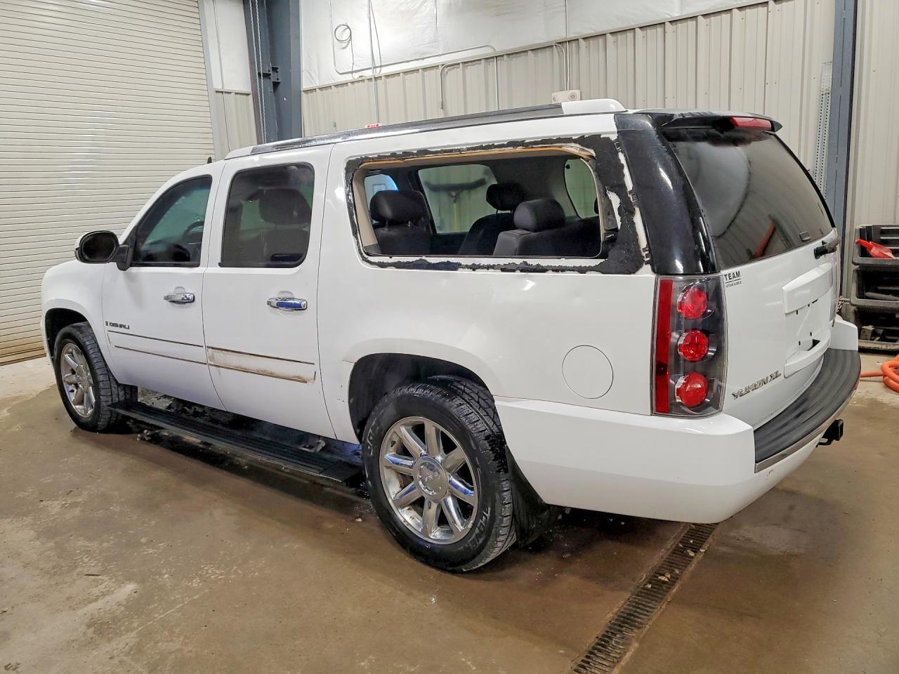 2008 GMC Yukon Xl Denali - Фото 2