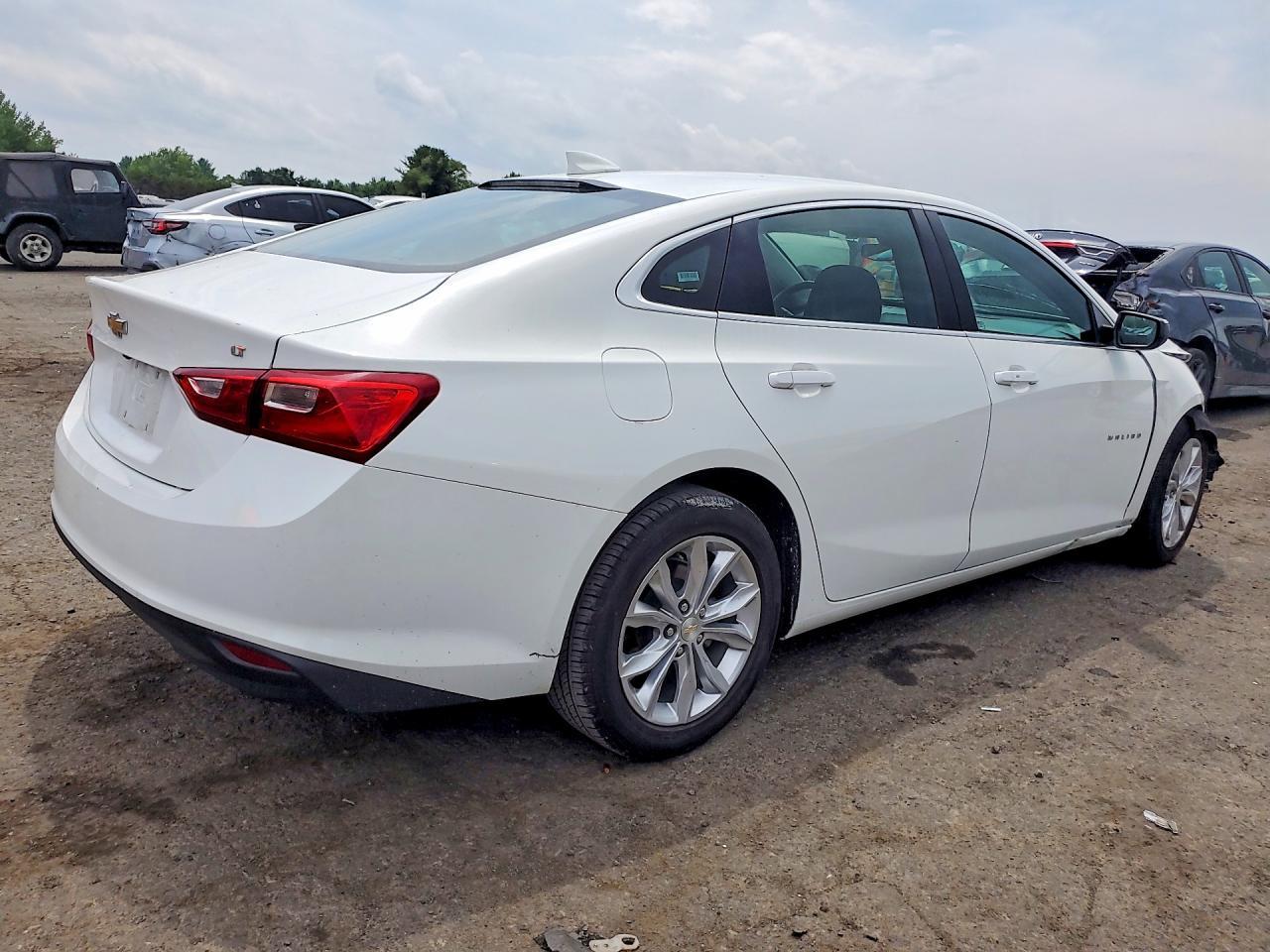 2023 Chevrolet Malibu Lt - Image 3