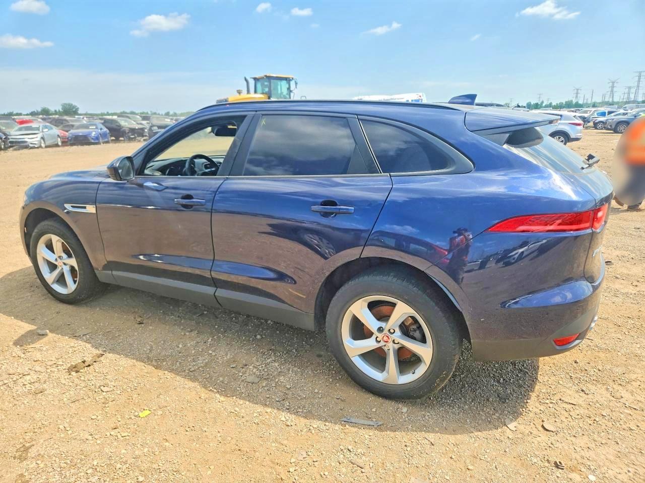 2017 Jaguar F-Pace Premium - Image 2