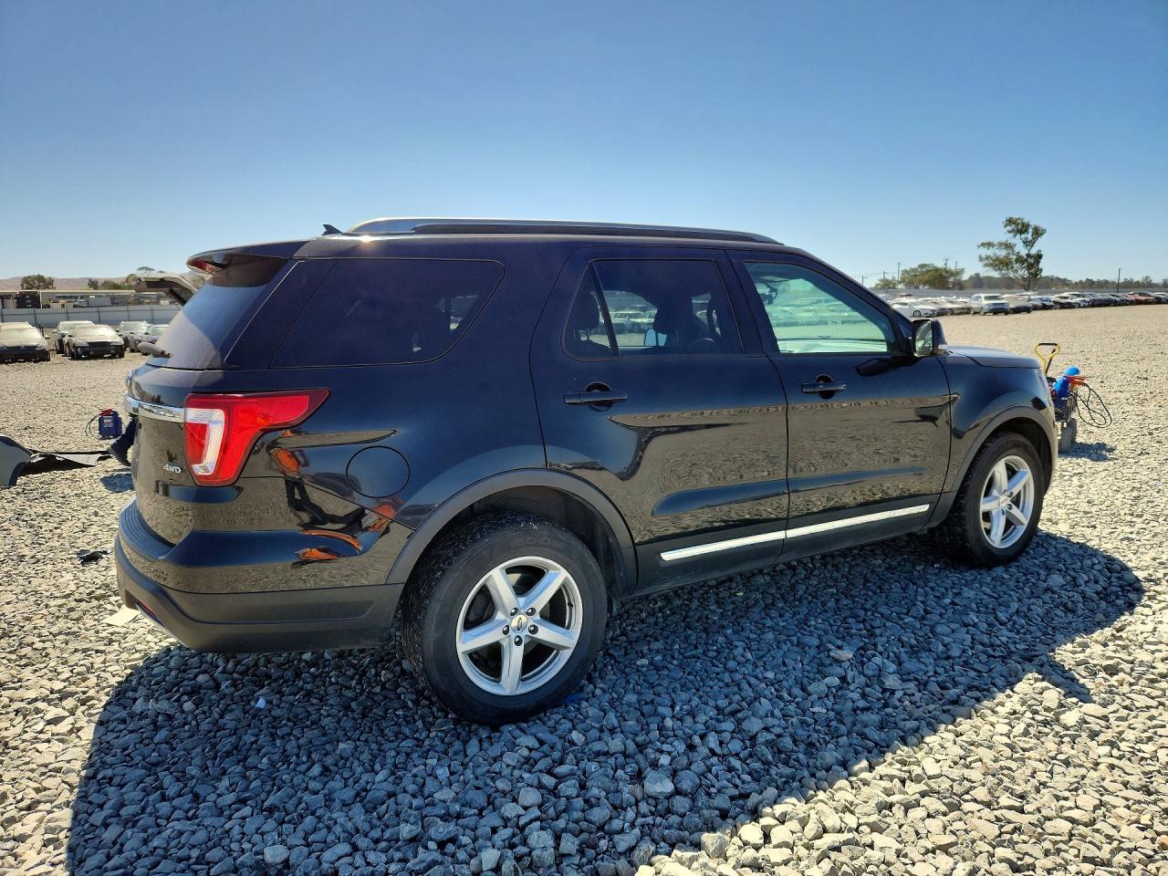 2019 Ford Explorer Xlt - Фото 3