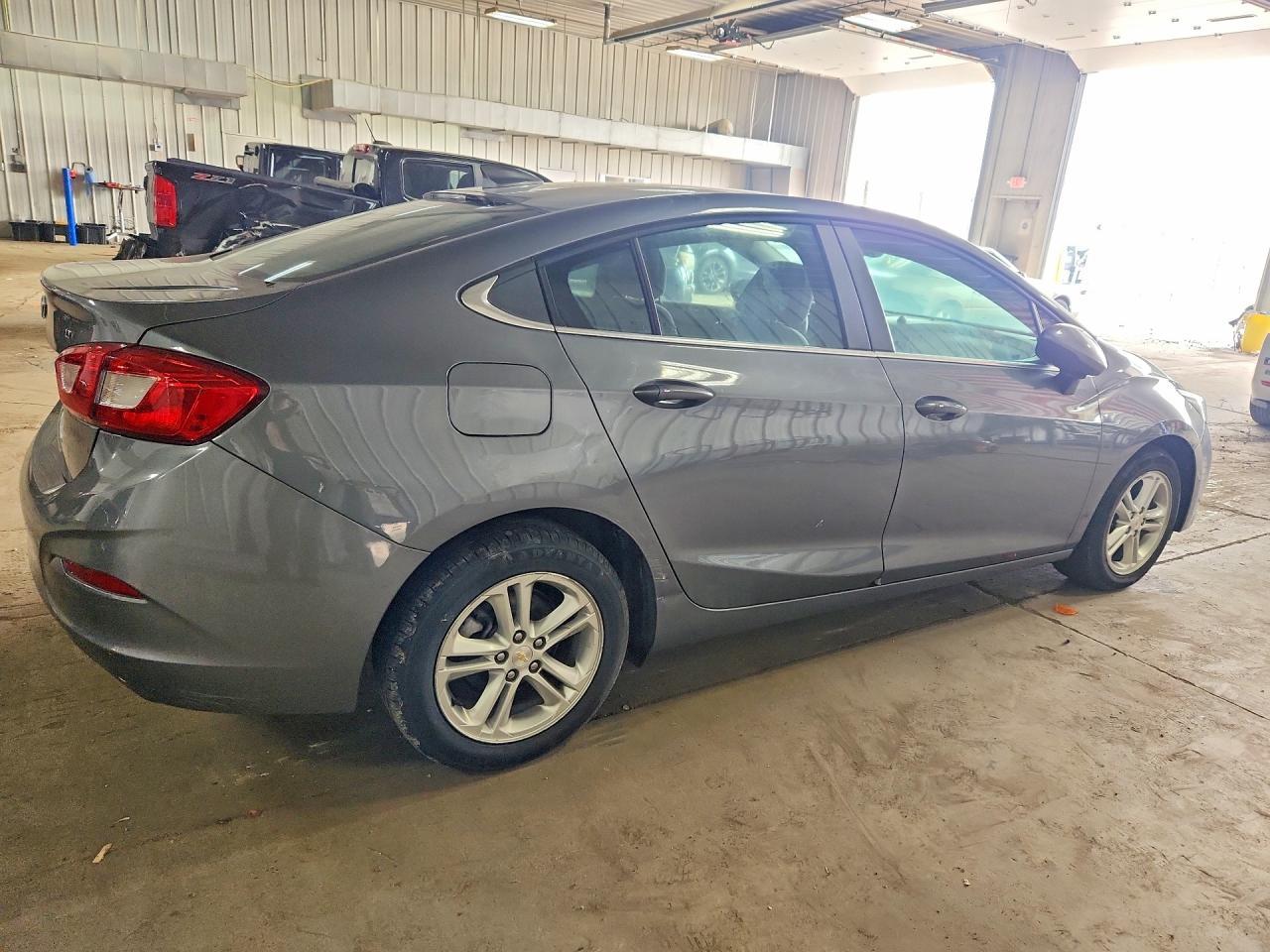 2018 Chevrolet Cruze Lt - Фото 3