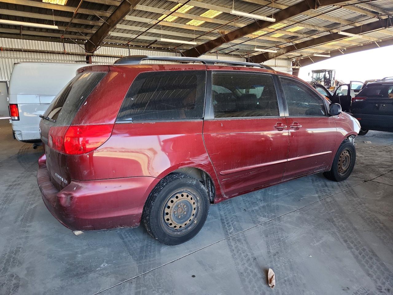 2008 Toyota Sienna Ce 7-Passenger - Фото 3