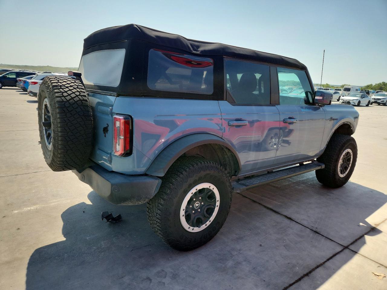 2023 Ford Bronco Base - Image 3