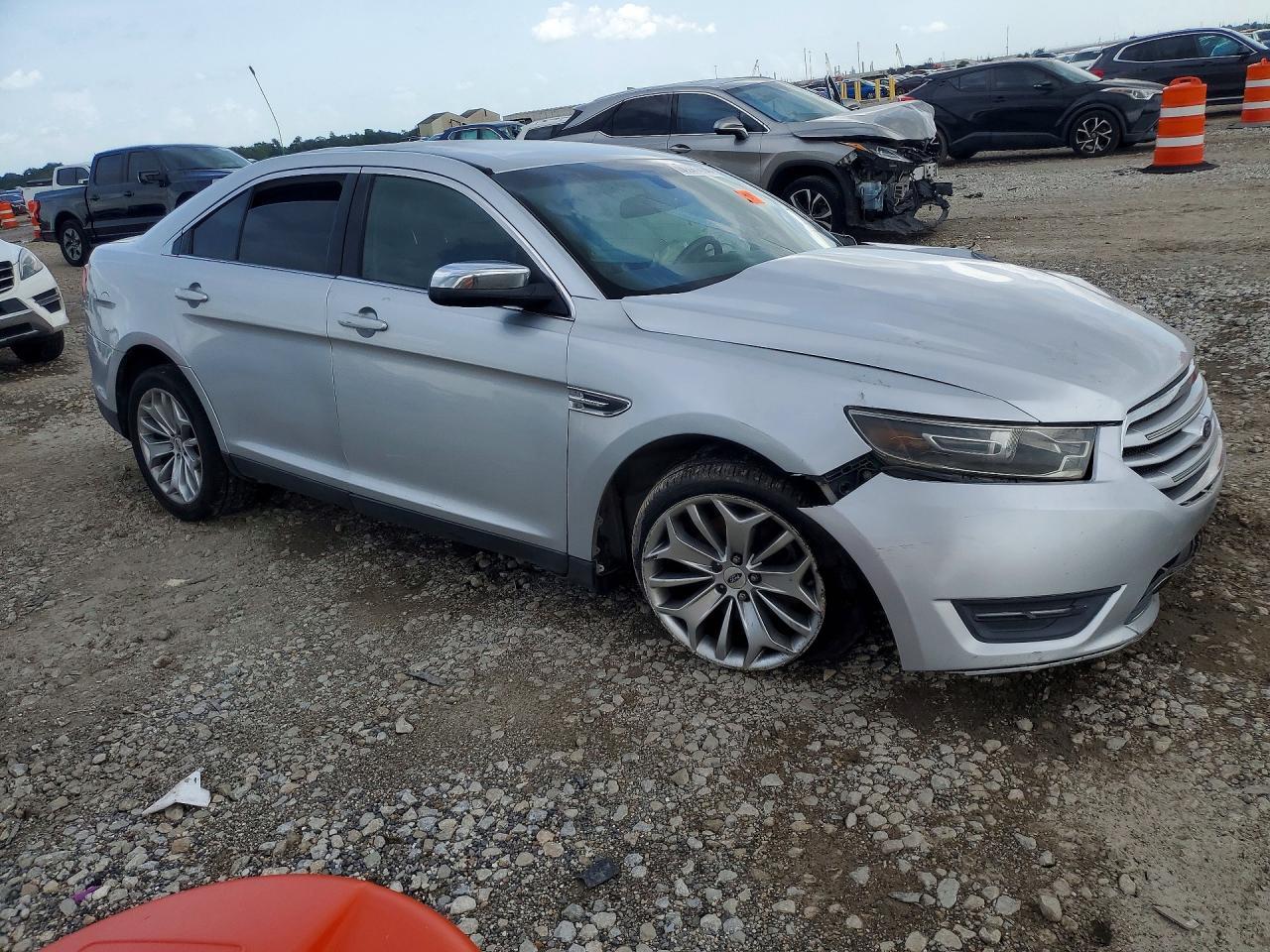 2016 Ford Taurus Limited - Фото 4