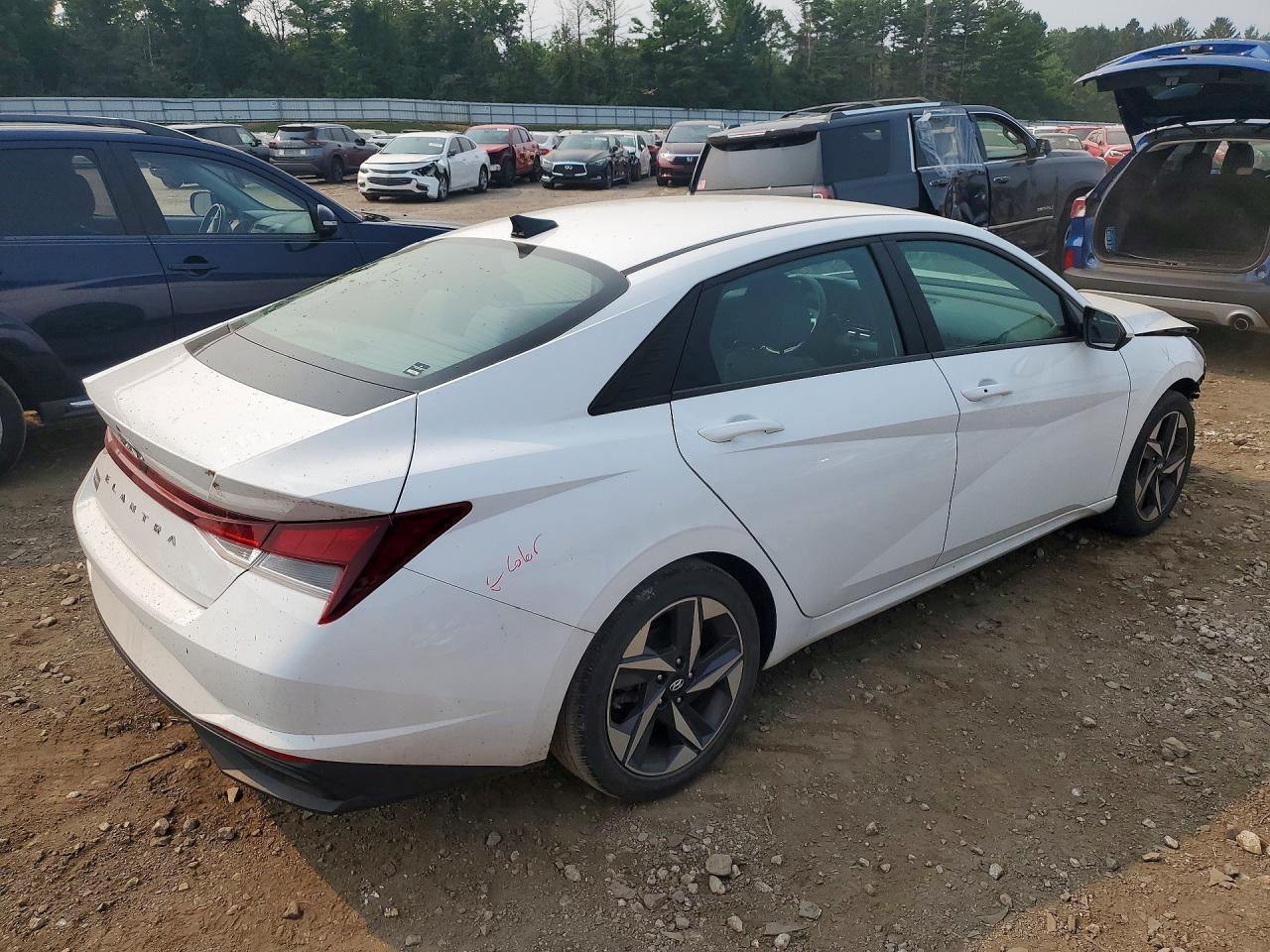 2023 Hyundai Elantra Sel - Фото 3