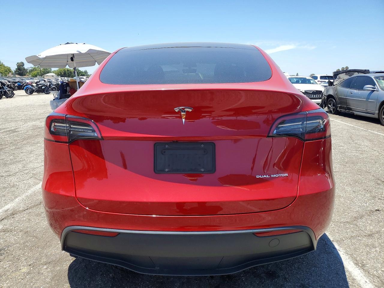2023 Tesla Model Y - Image 6
