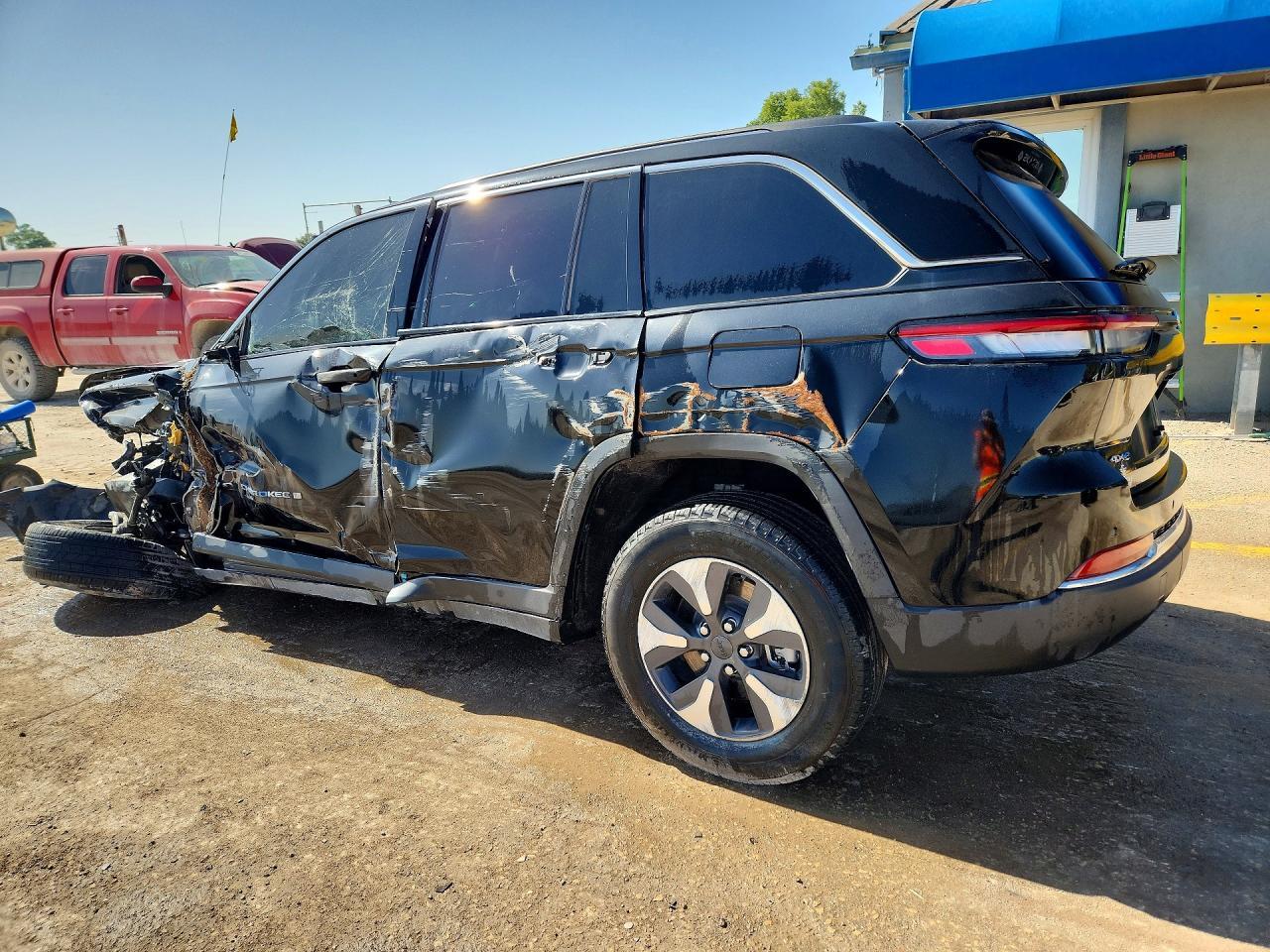 2022 Jeep Grand Cherokee Limited 4Xe - Image 2