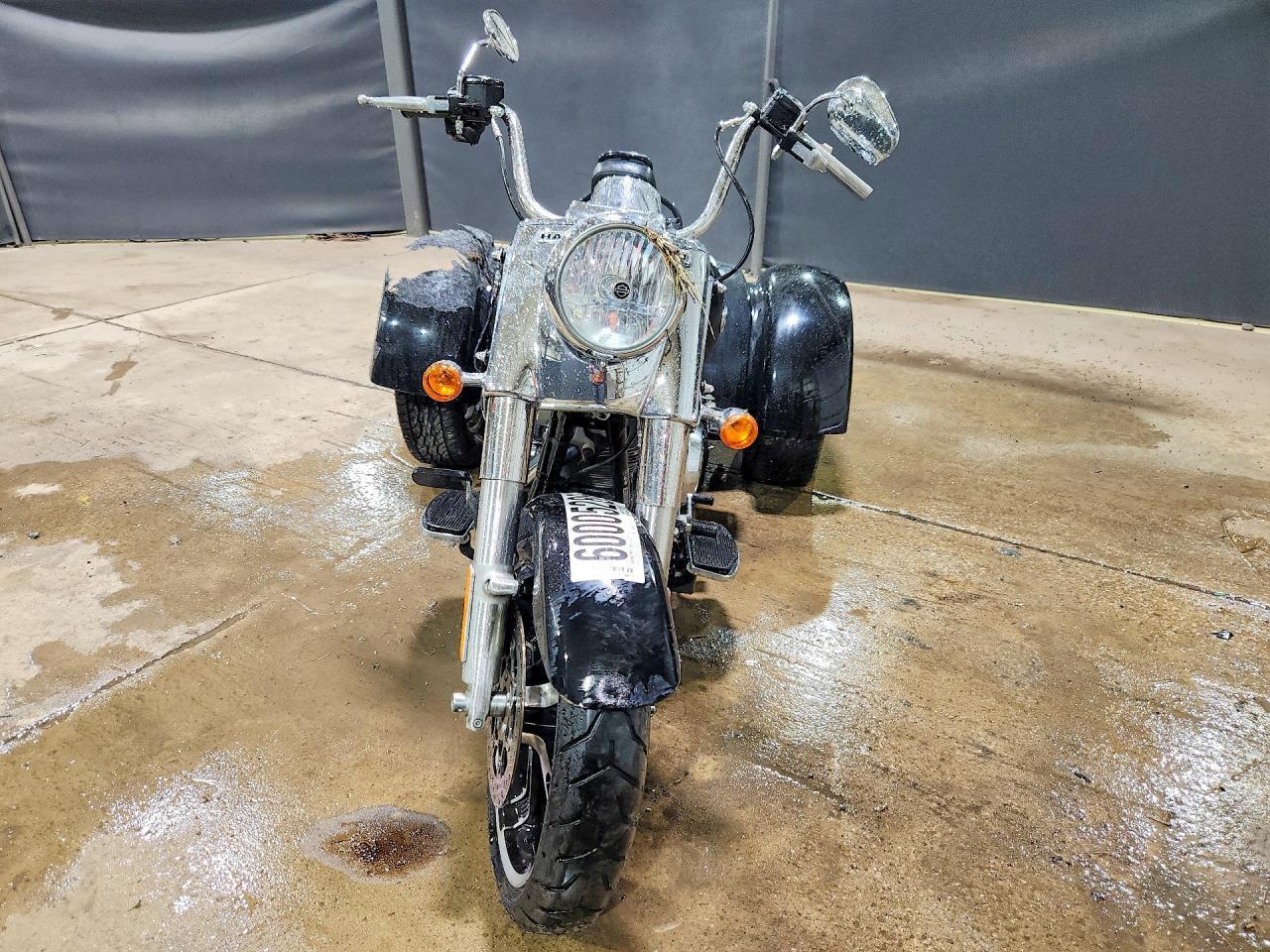2015 Harley-Davidson Flrt Free Wheeler - Image 2