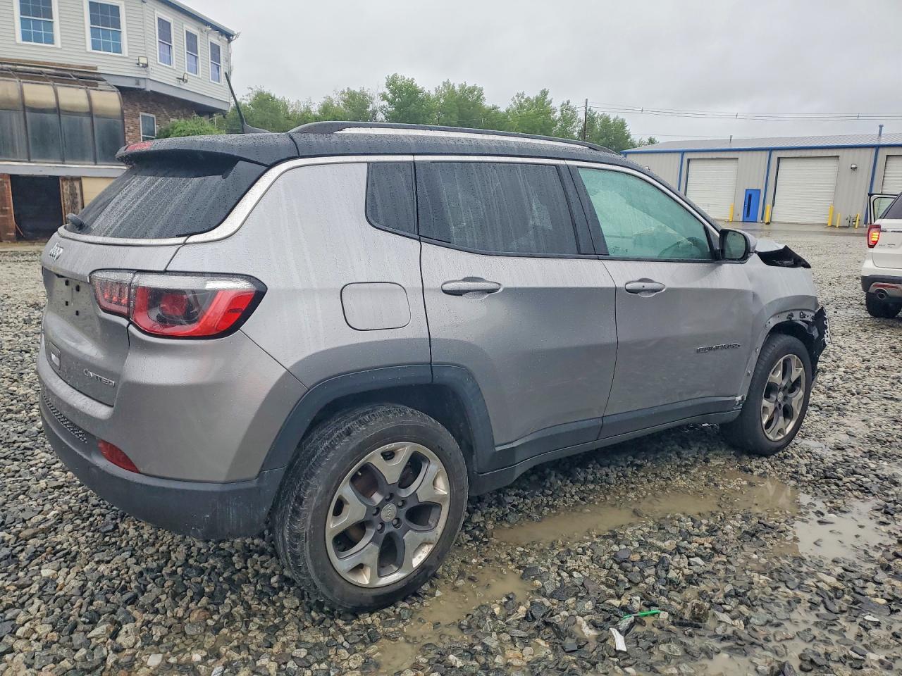 2018 Jeep Compass Limited - Image 3