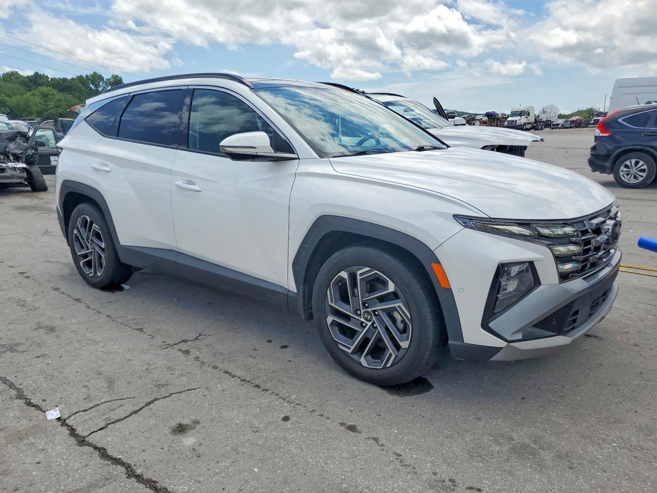 2025 Hyundai Tucson Limited - Image 4