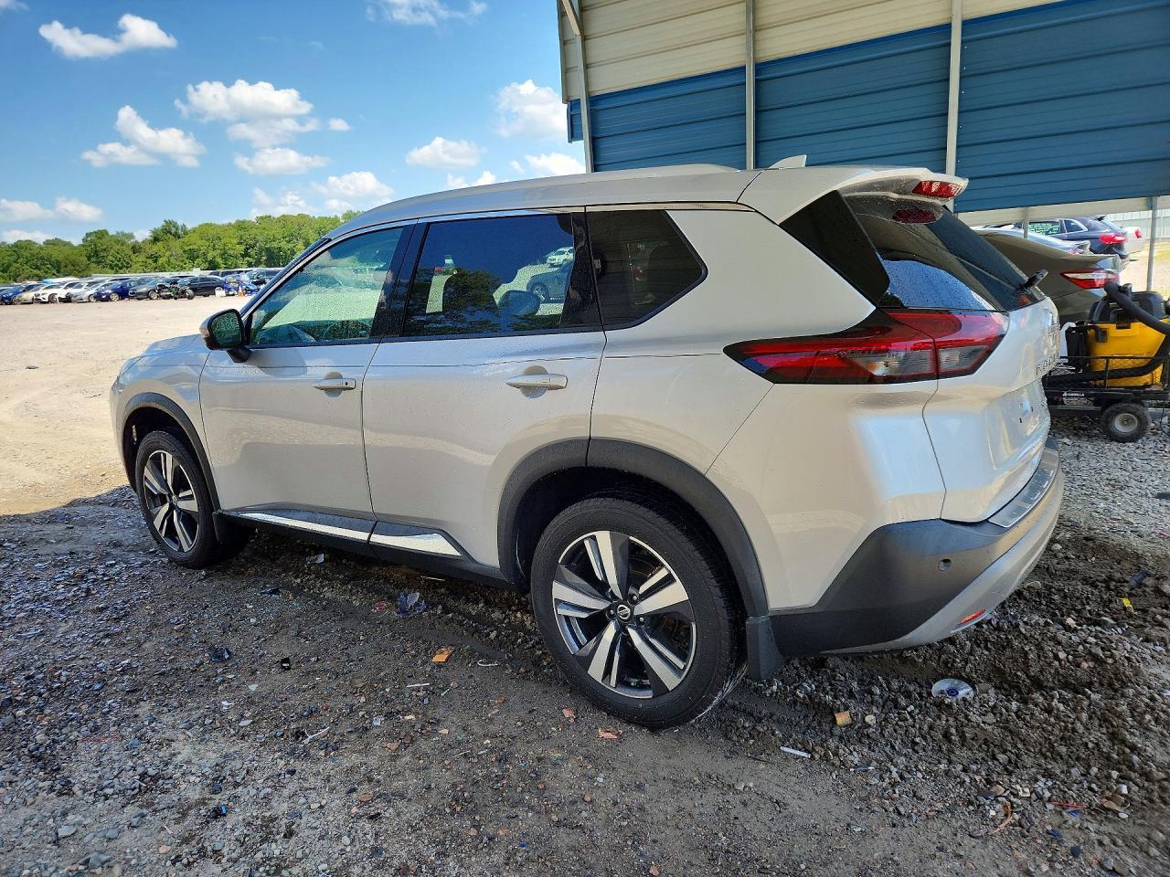 2021 Nissan Rogue Sl - Image 2