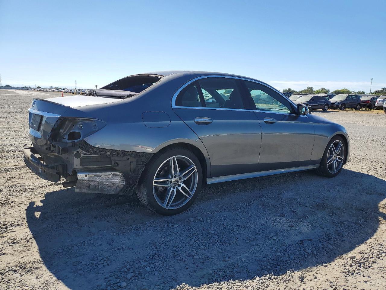 2018 Mercedes-Benz E 300 - Image 3