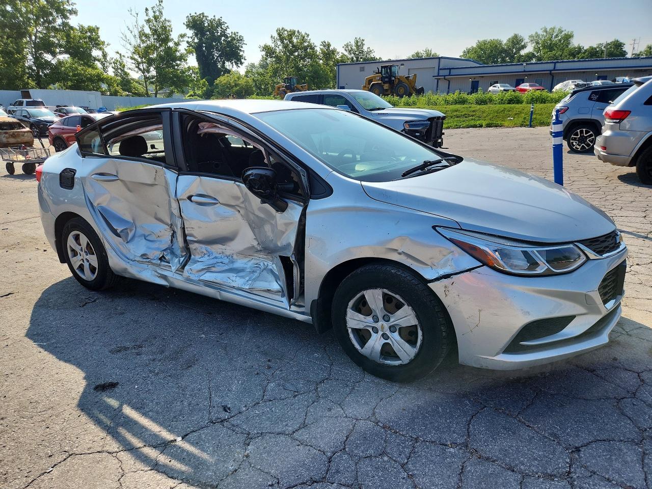 2017 Chevrolet Cruze Ls - Фото 4