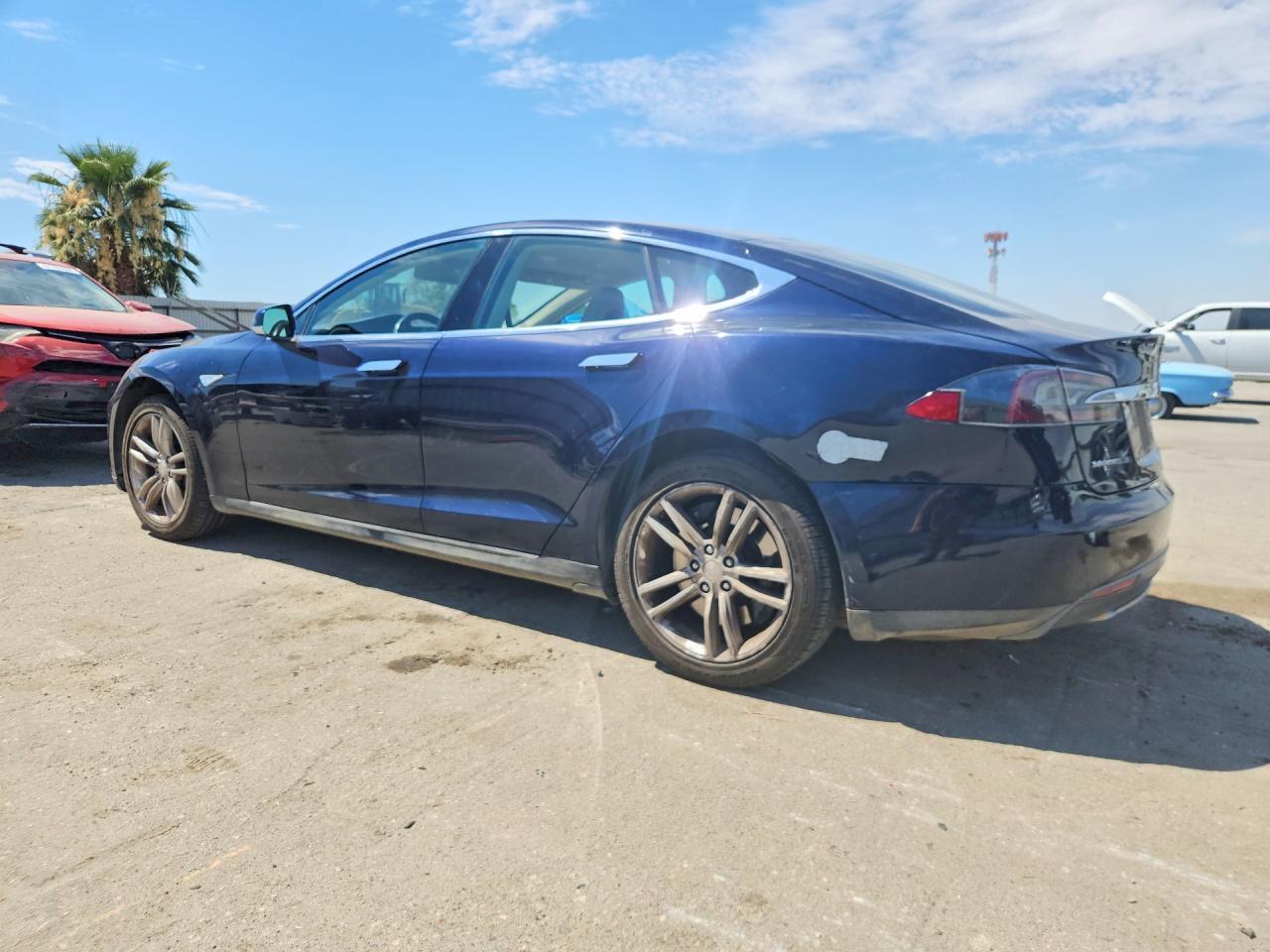 2013 Tesla Model S - Фото 2