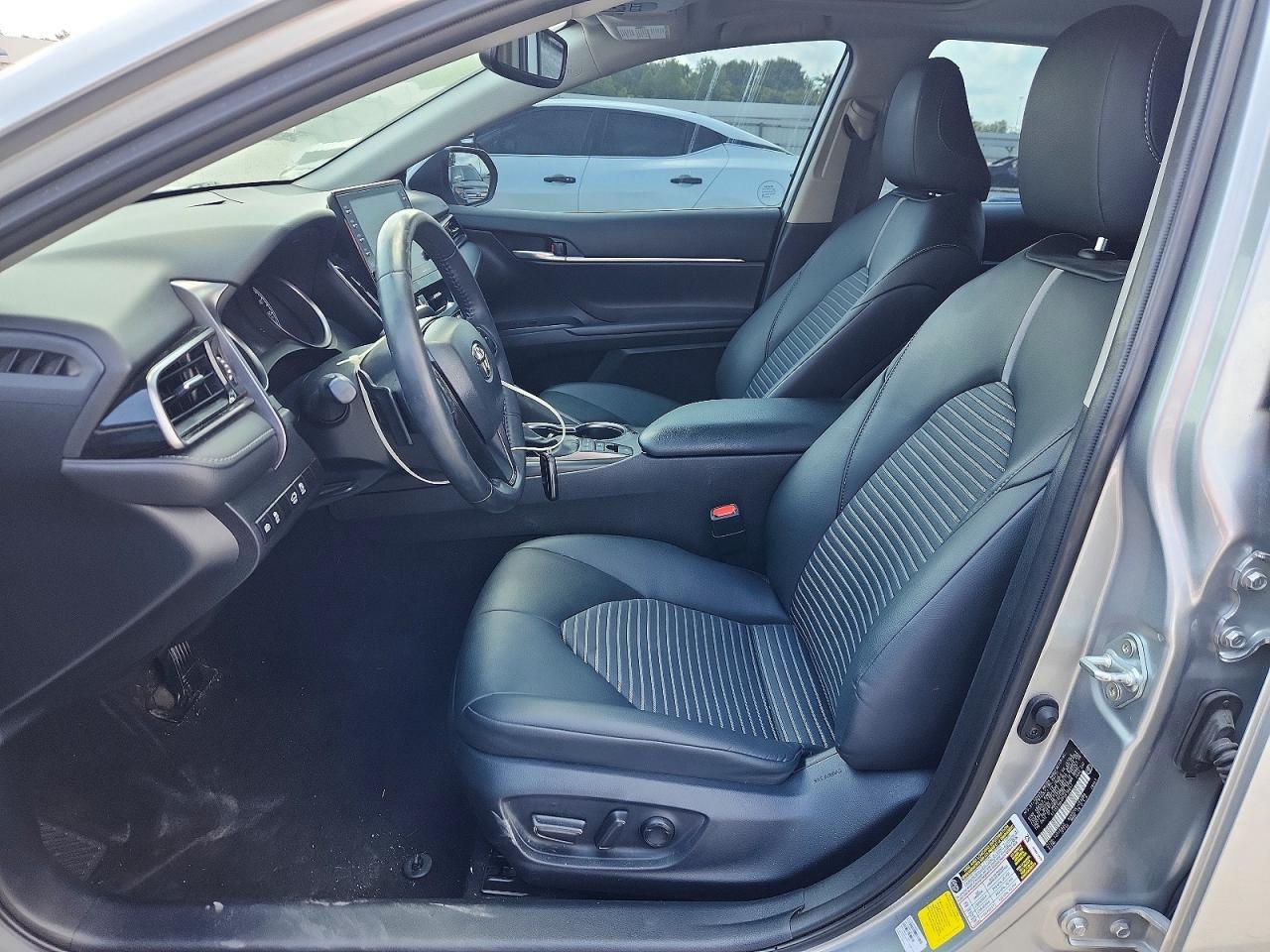 2023 Toyota Camry Hybrid Se - Image 7