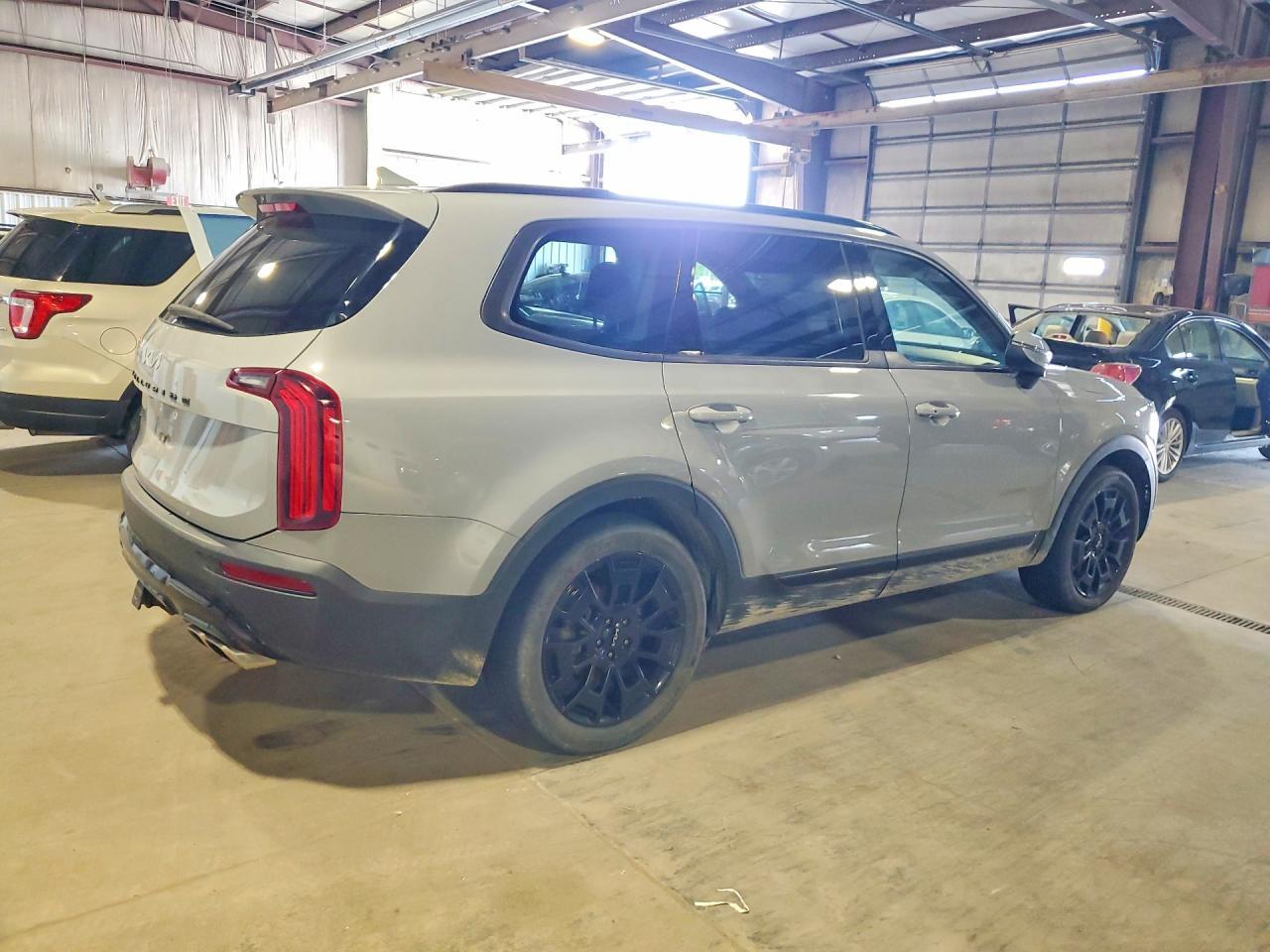 2022 Kia Telluride Lx - Image 3