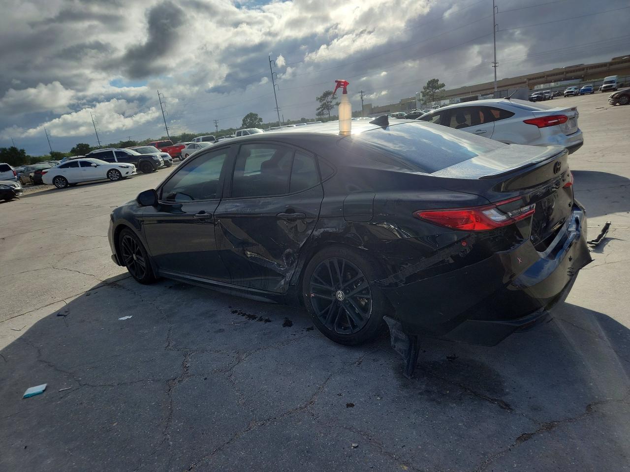 2025 Toyota Camry Se - Фото 2