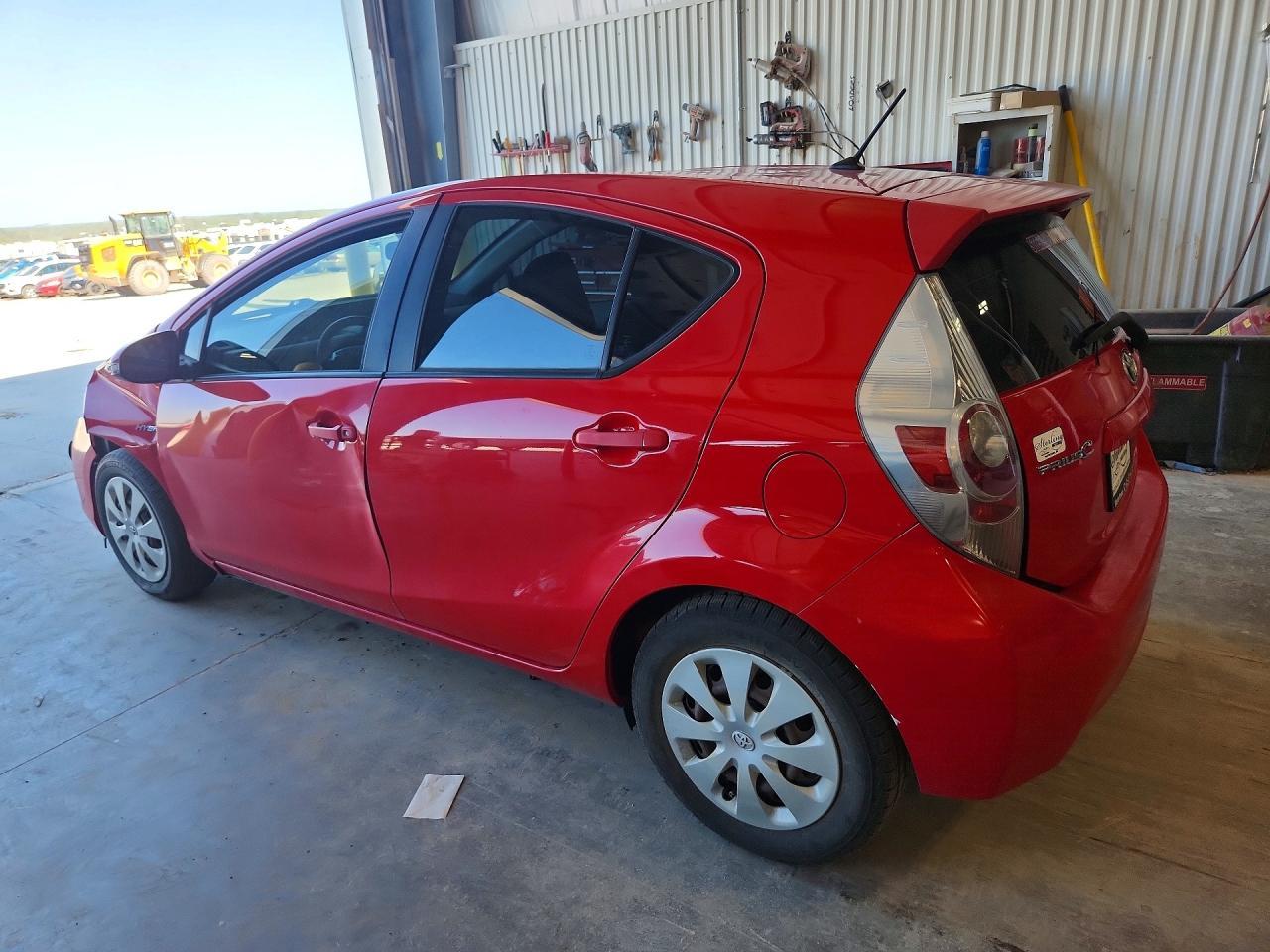 2012 Toyota Prius C Two - Фото 2