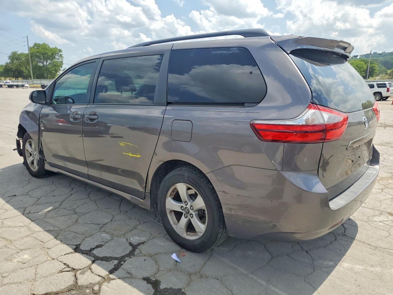 2020 Toyota Sienna Le - Фото 2