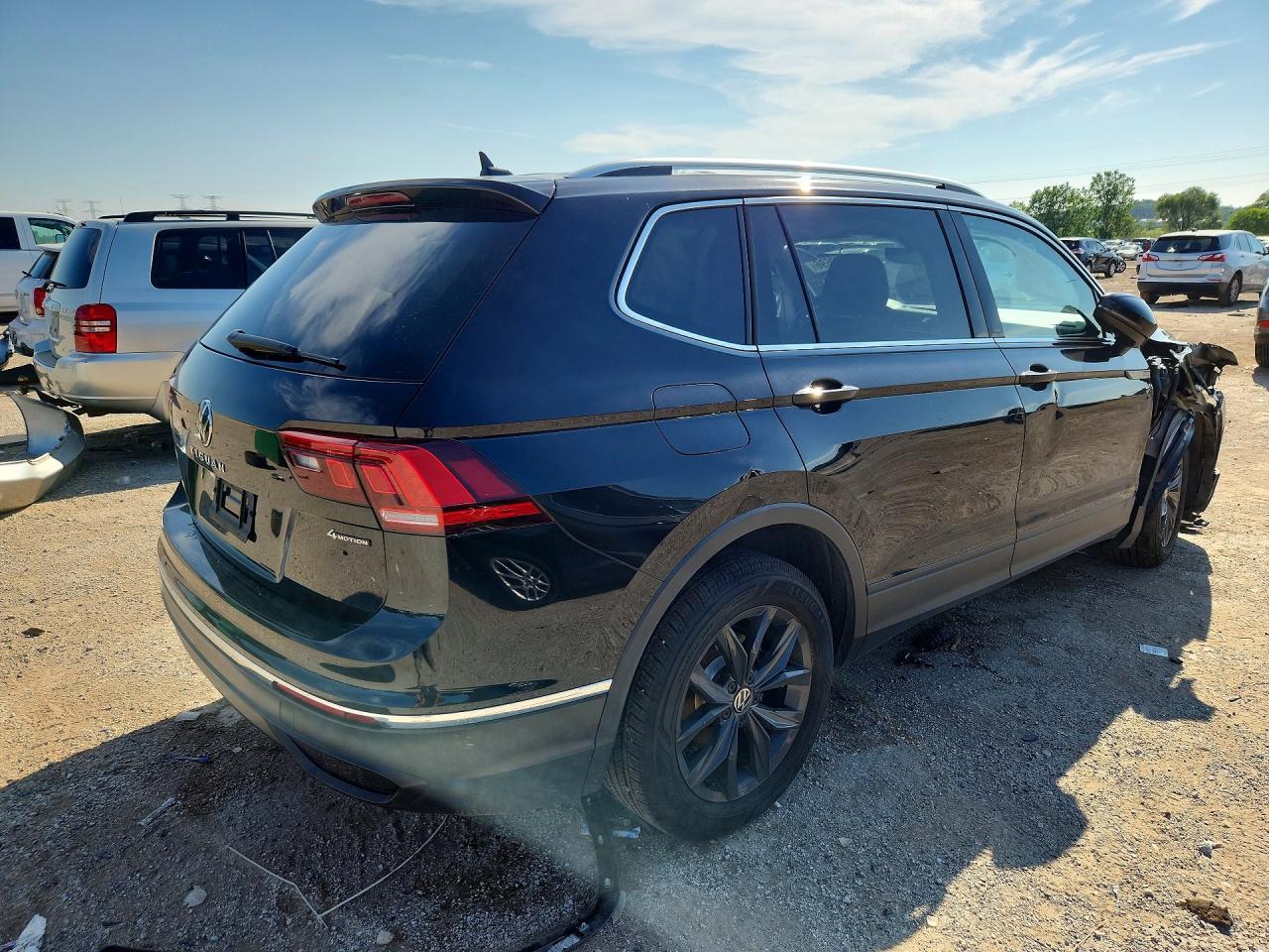 2024 Volkswagen Tiguan Se - Image 3