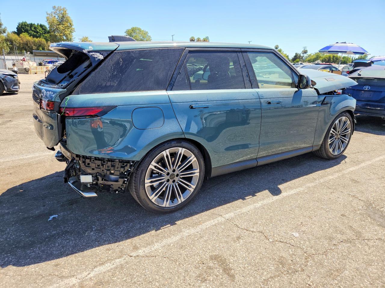 2026 Land Rover Range Rover Sport Se - Image 3