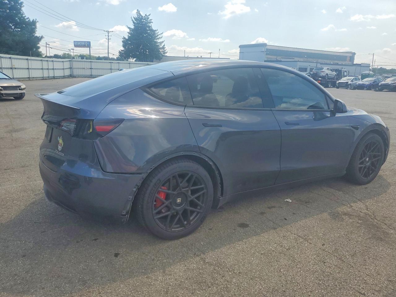 2022 Tesla Model Y - Фото 3