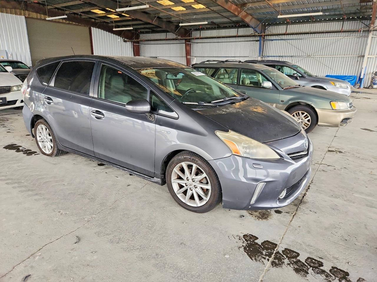 2012 Toyota Prius V Five - Фото 4