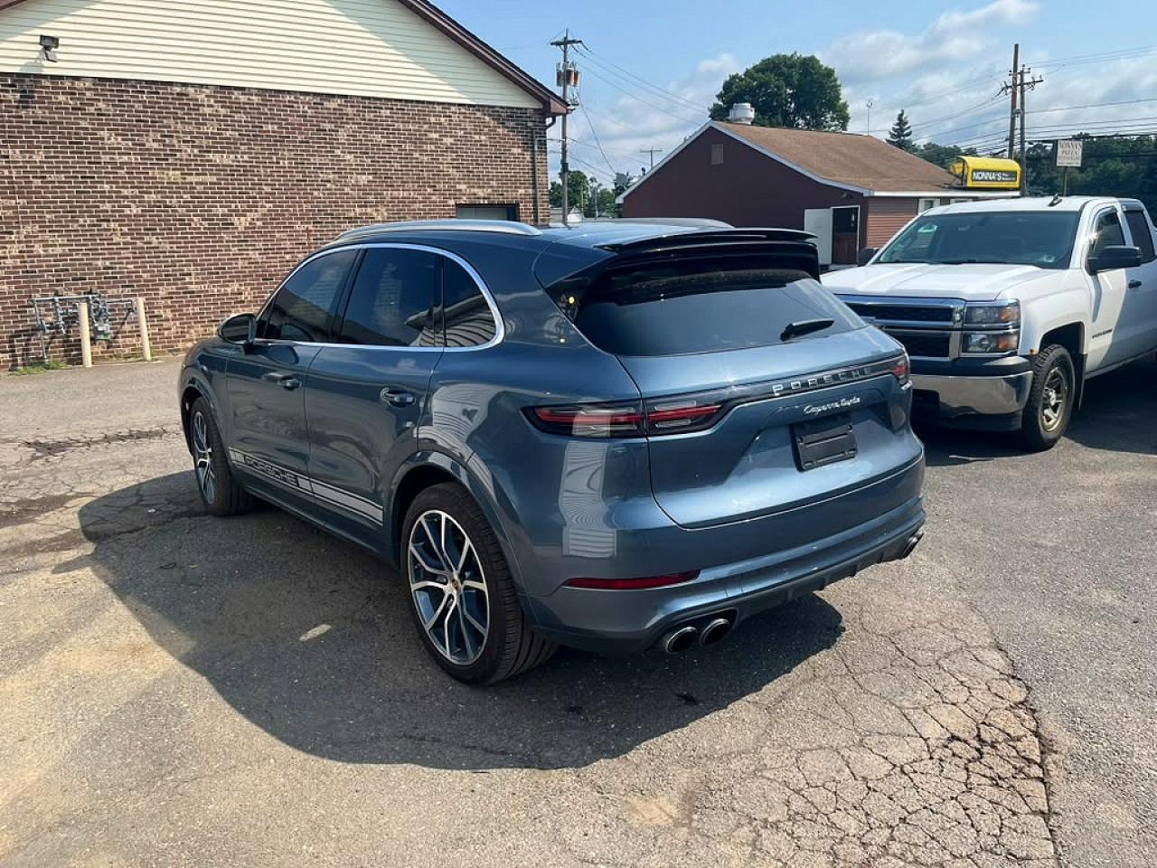 2020 Porsche Cayenne Turbo - Фото 2