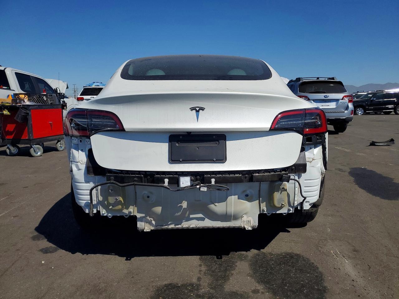 2023 Tesla Model 3 - Image 6