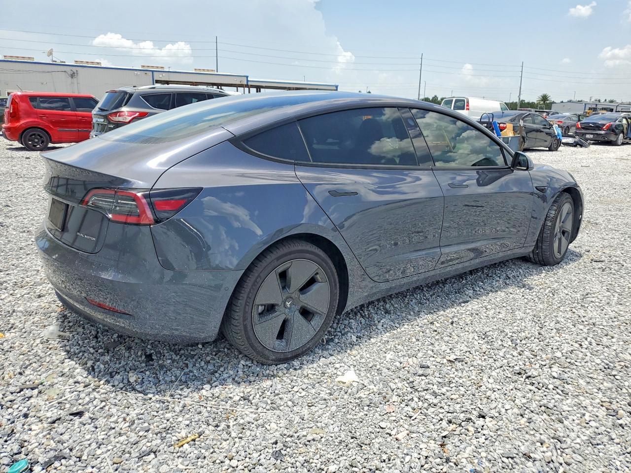 2021 Tesla Model 3 - Фото 3