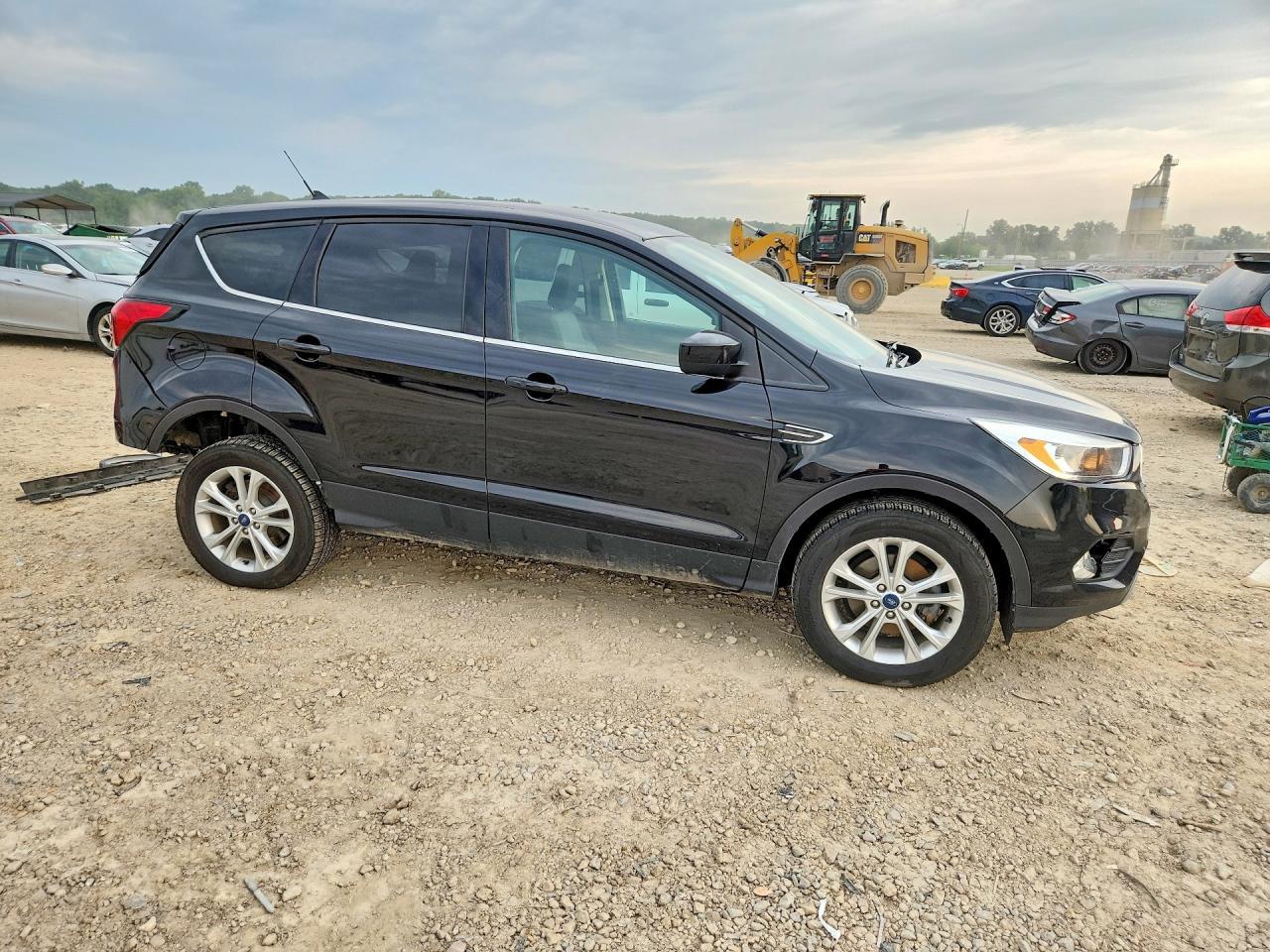 2019 Ford Escape Se - Фото 4
