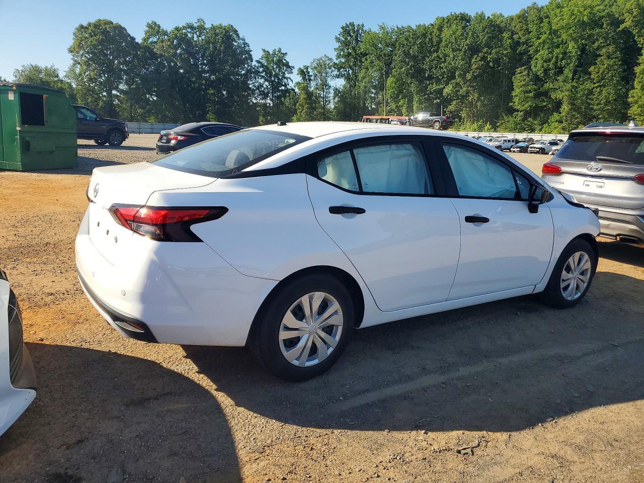 2023 Nissan Versa S - Image 3