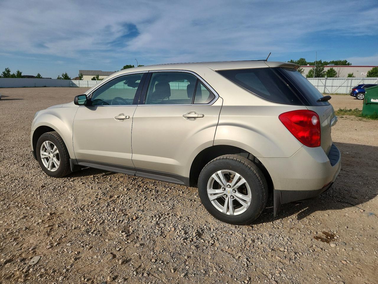 2015 Chevrolet Equinox Ls - Image 2