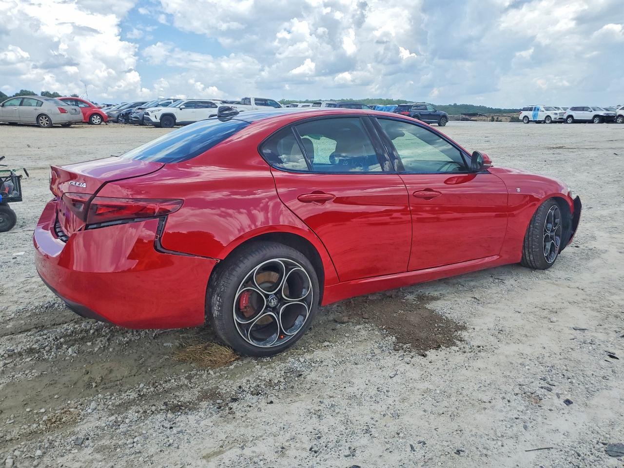 2022 Alfa Romeo Giulia Super - Фото 3