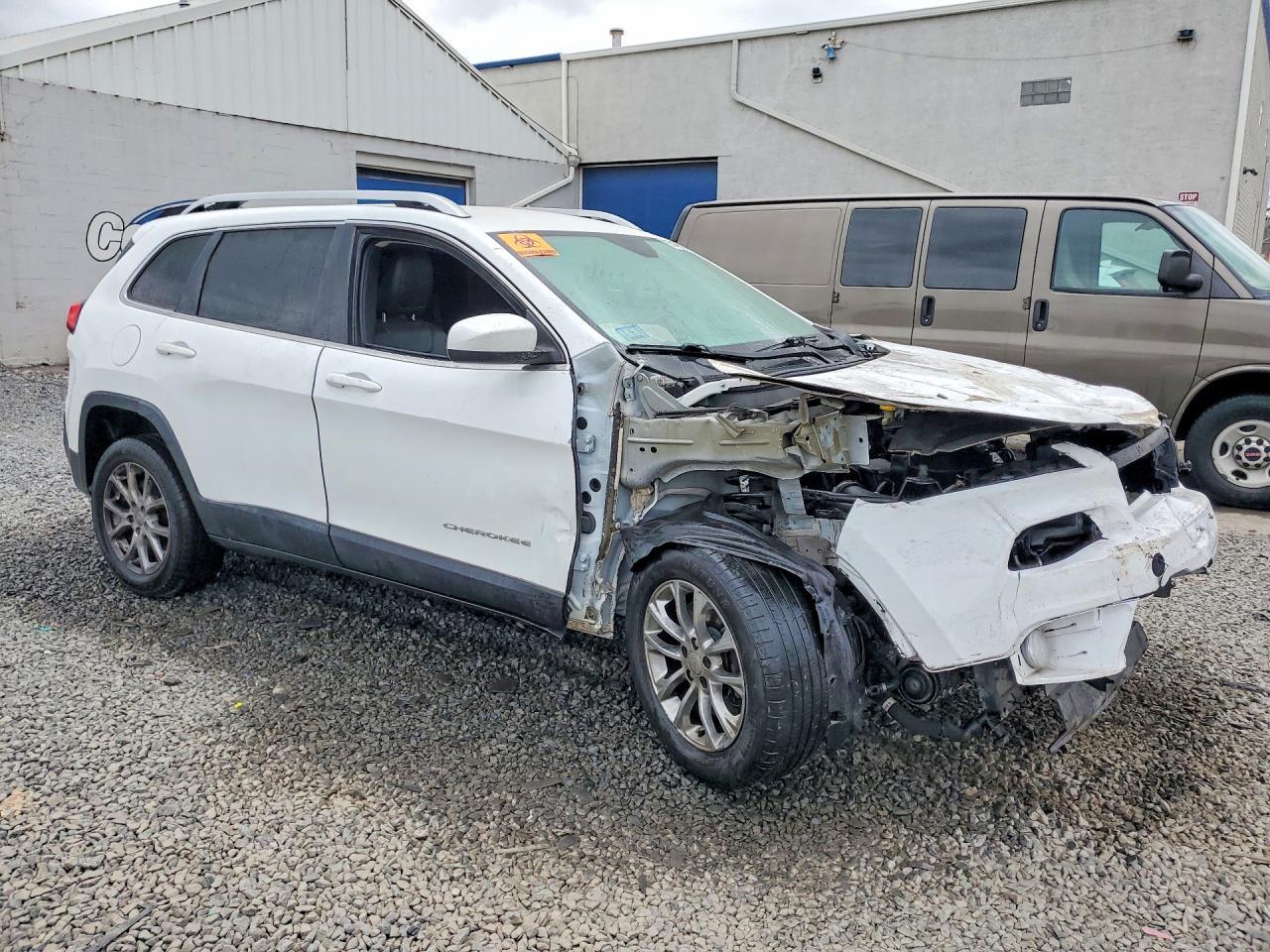 2015 Jeep Cherokee Latitude - Фото 4