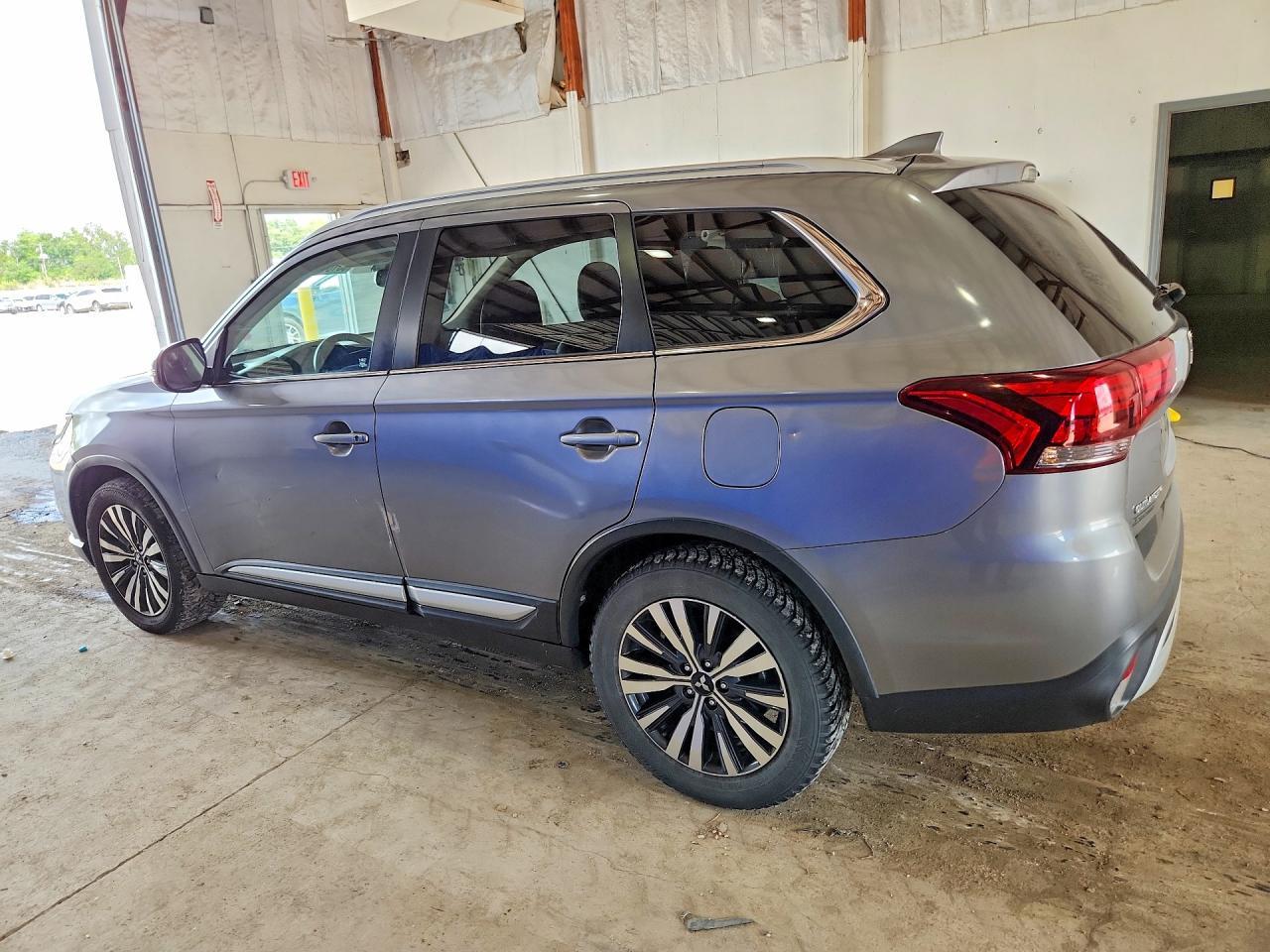 2020 Mitsubishi Outlander Se - Фото 2