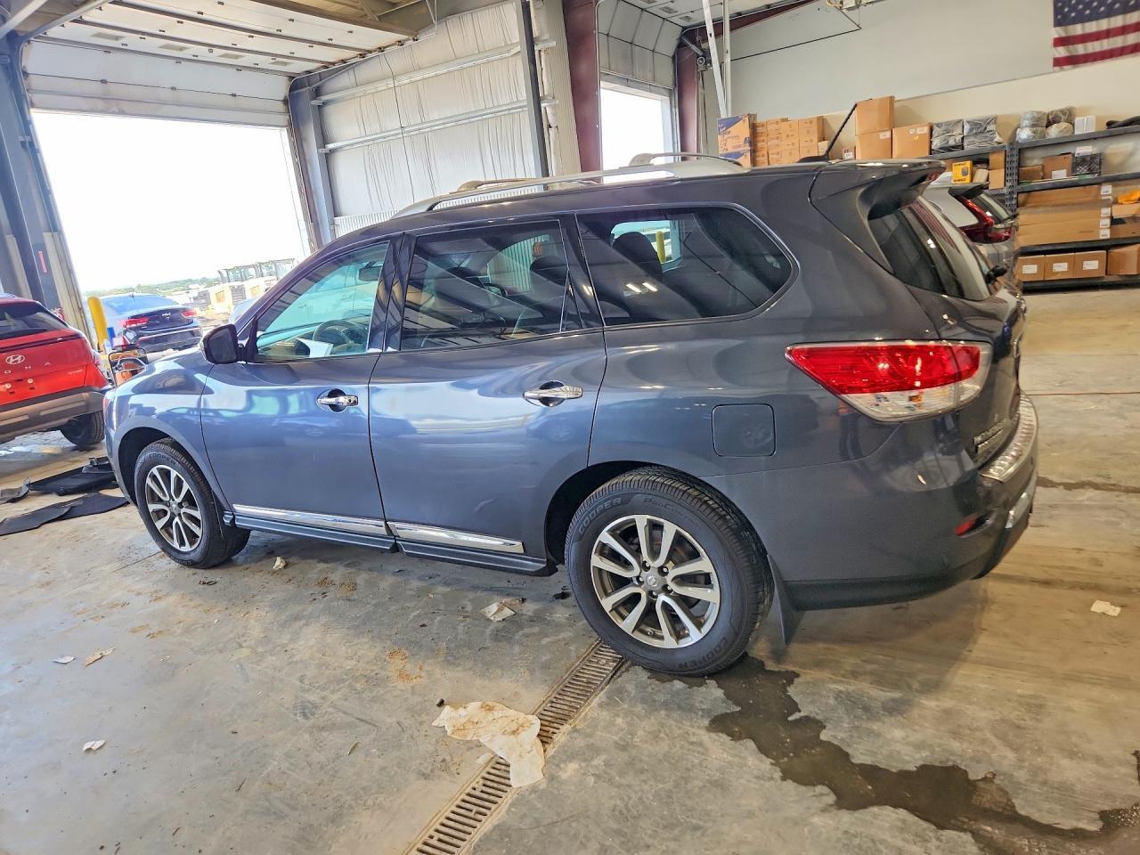 2013 Nissan Pathfinder S/Sl/Sv - Фото 2