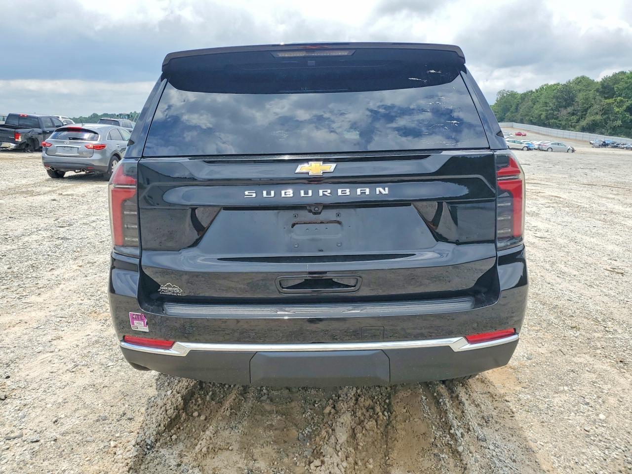 2025 Chevrolet Suburban - Image 6