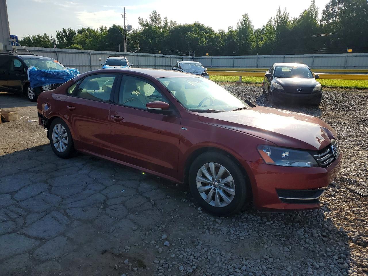 2015 Volkswagen Passat S - Image 4
