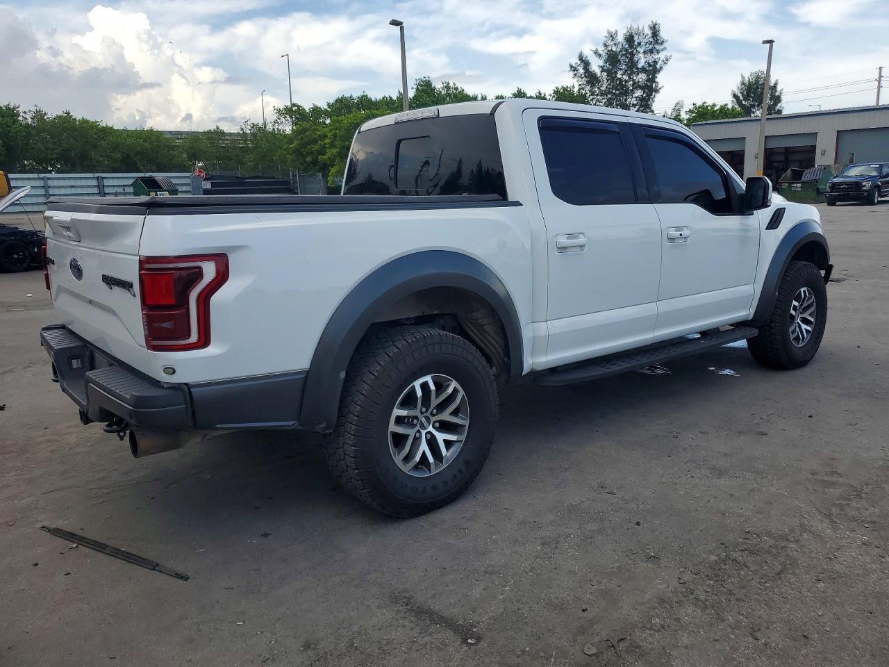 2017 Ford F150 Raptor - Фото 3