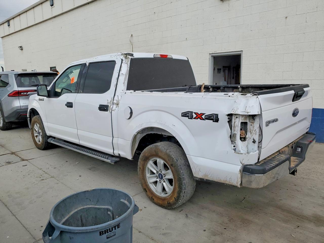 2016 Ford F150 Supercrew - Фото 2