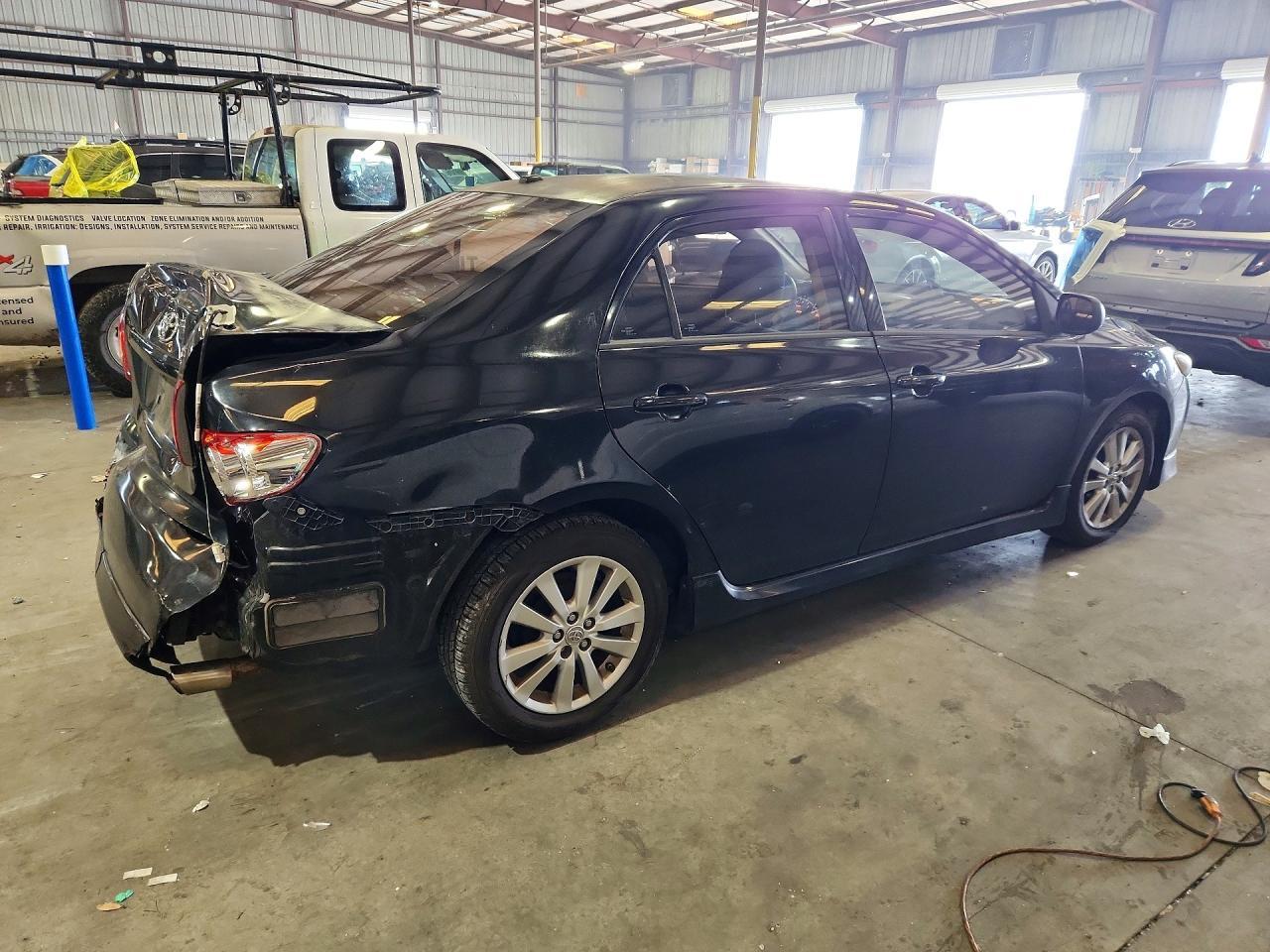 2010 Toyota Corolla S - Фото 3