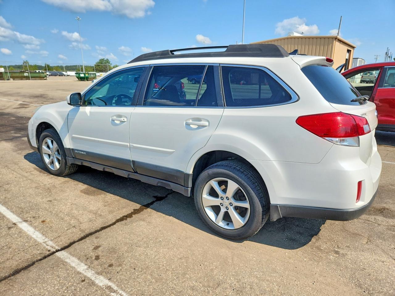 2013 Subaru Outback 2.5I Limited - Фото 2