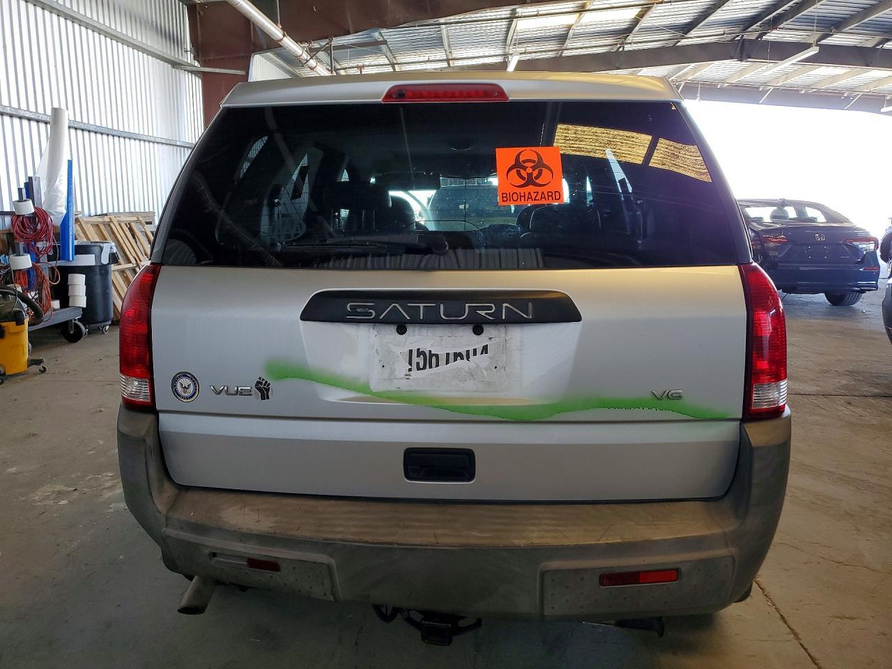 2004 Saturn Vue - Image 6