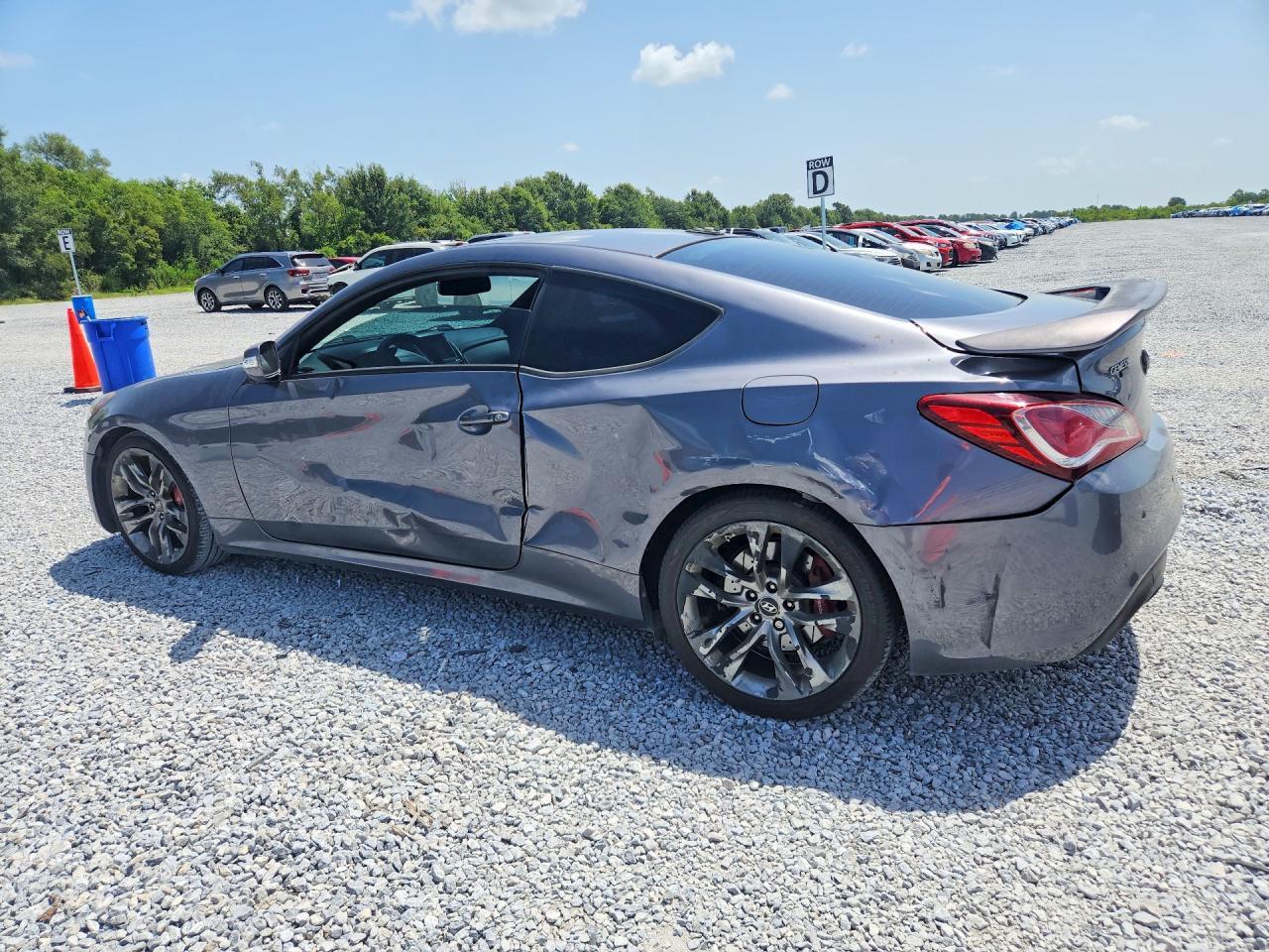 2015 Hyundai Genesis Coupe 3.8 Ultimate - Image 2