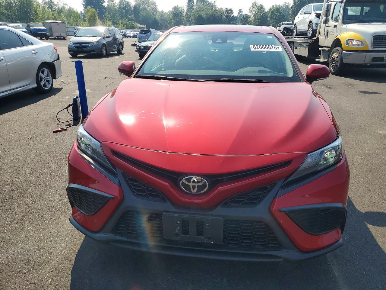 2021 Toyota Camry Se - Фото 5