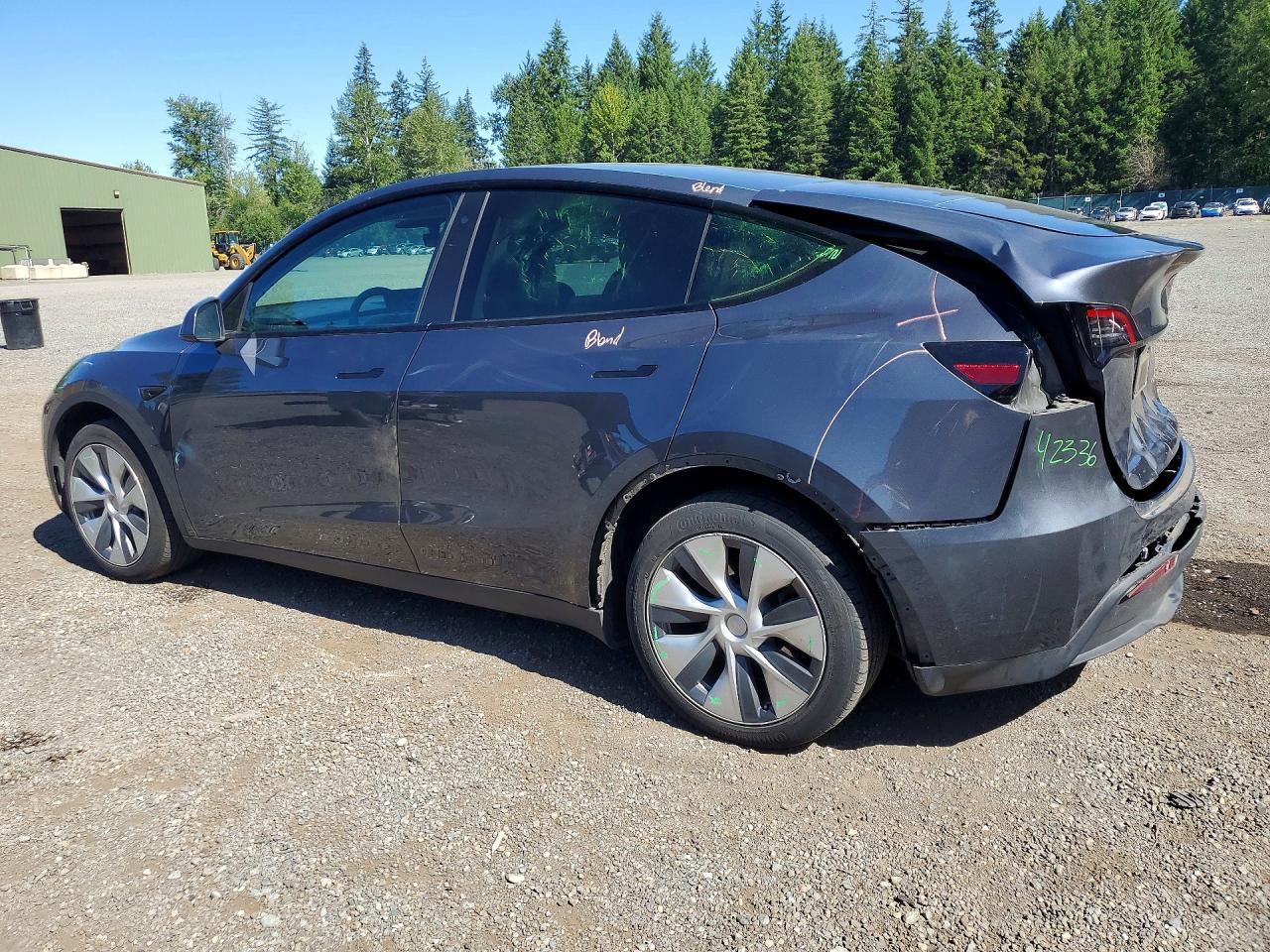2023 Tesla Model Y - Фото 2