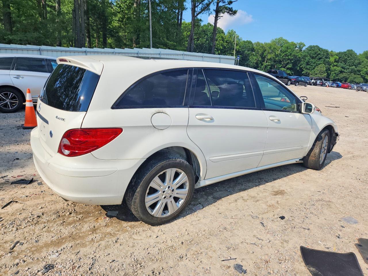2006 Mercedes-Benz R 350 - Image 3
