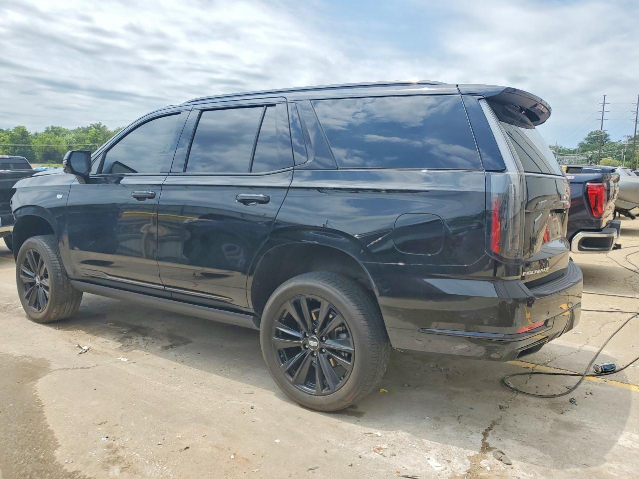2025 Cadillac Escalade Sport - Фото 2