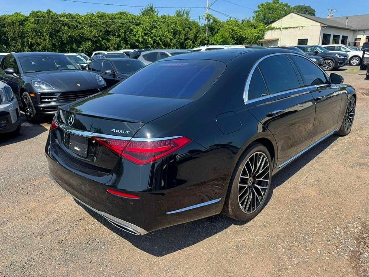 2022 Mercedes-Benz S 500 4Matic - Image 3